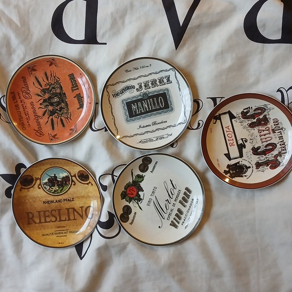 Vintage 2004 BIA Cordon Bleu Set of Five Porcelain 6" Plates - Picture 2 of 3